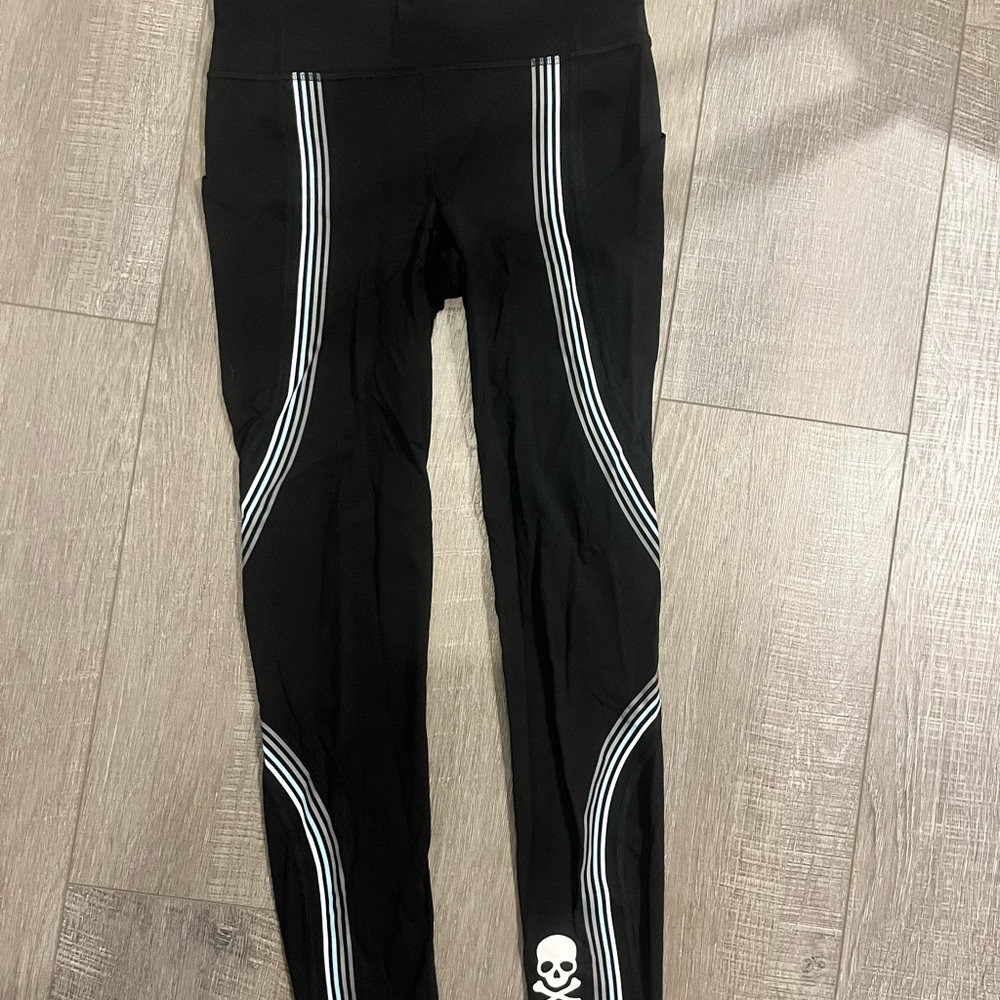 lululemon athletica Women’s Black Skull Leggings
